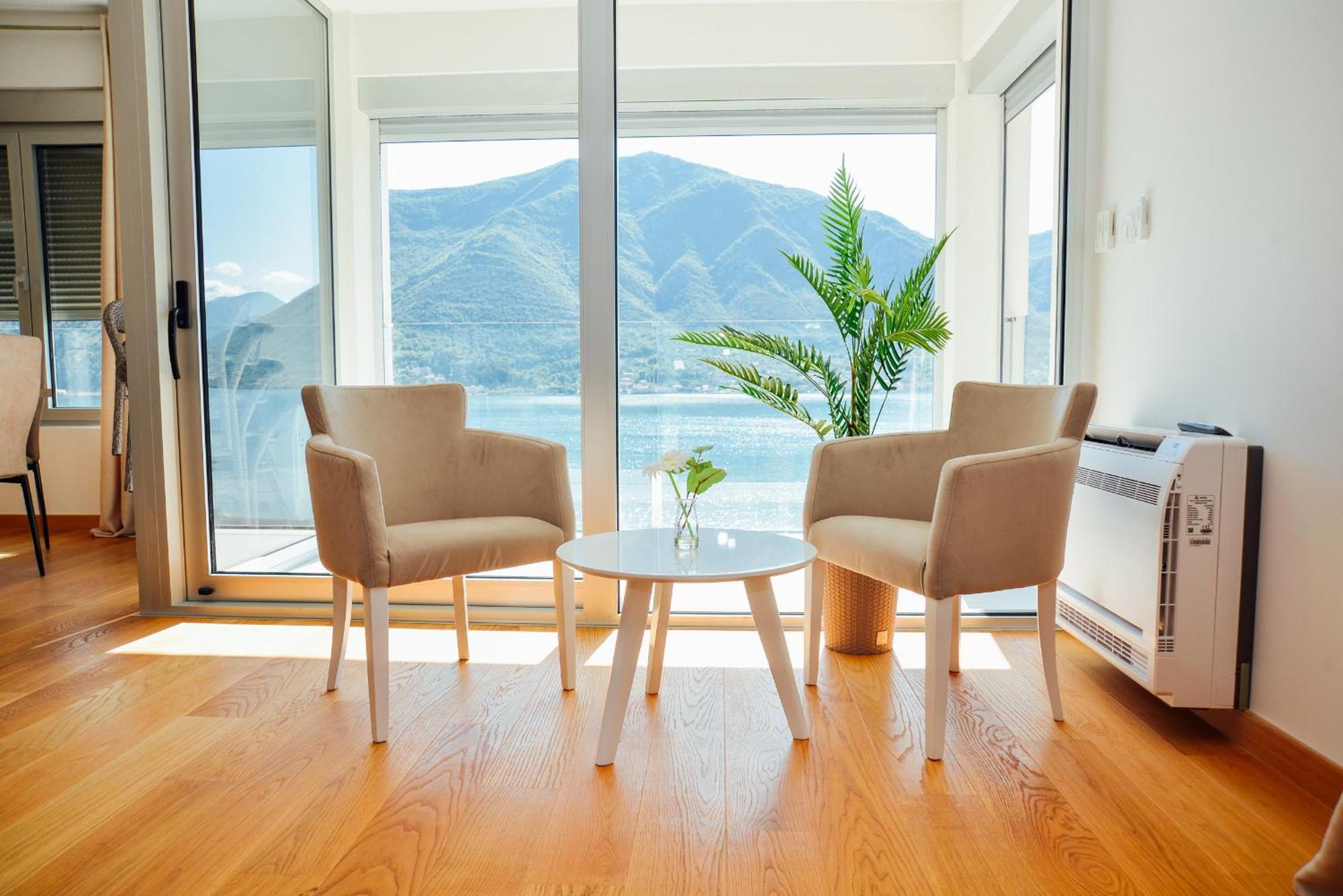 Sea View Apartment For 4 Kotor Dış mekan fotoğraf