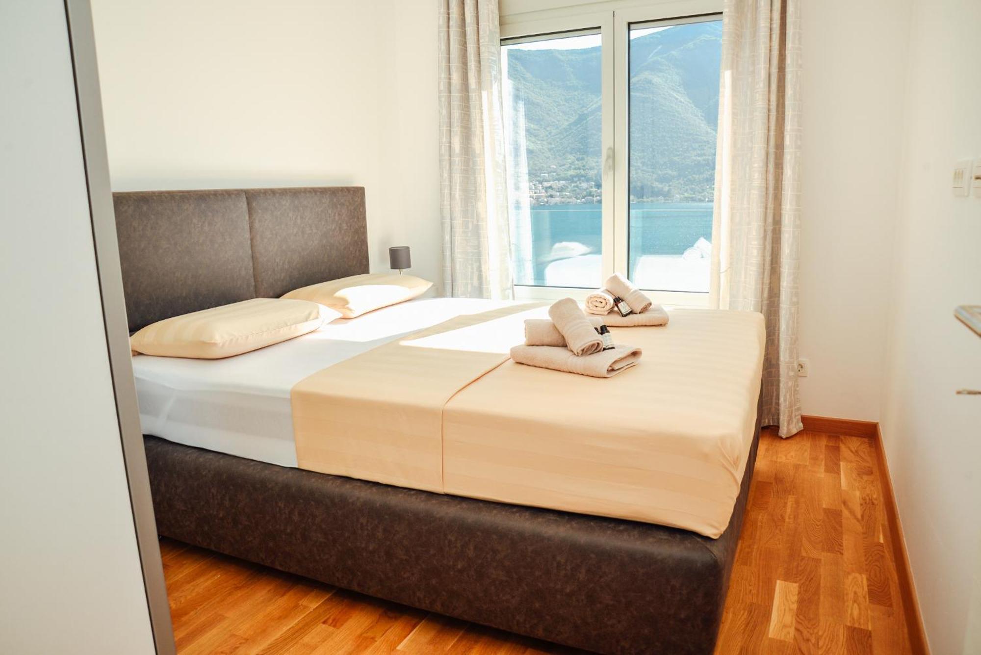 Sea View Apartment For 4 Kotor Dış mekan fotoğraf