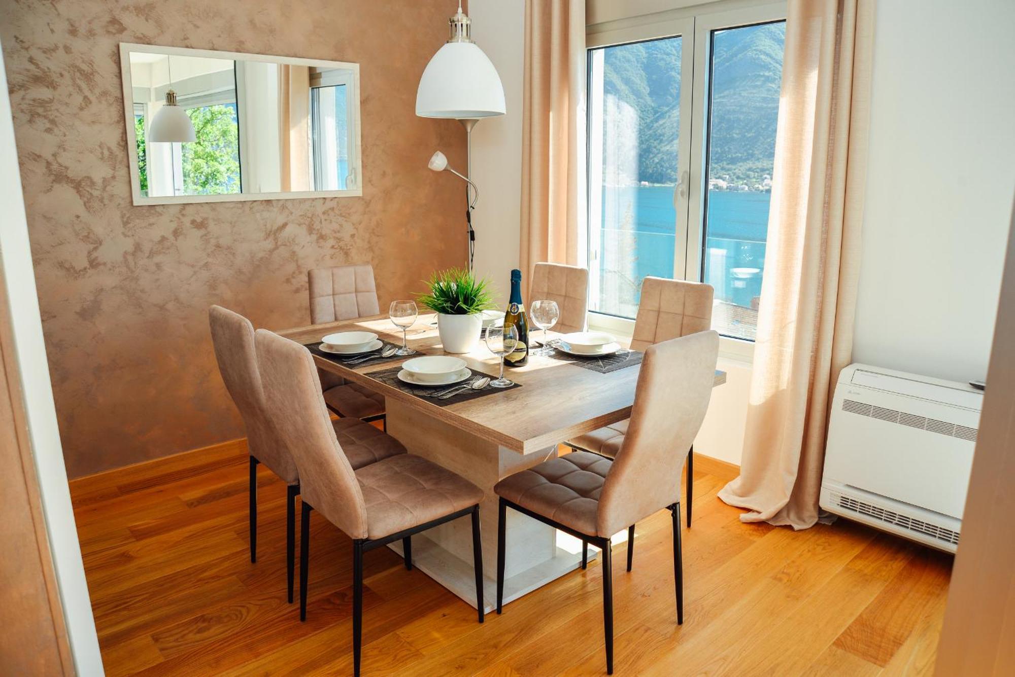 Sea View Apartment For 4 Kotor Dış mekan fotoğraf